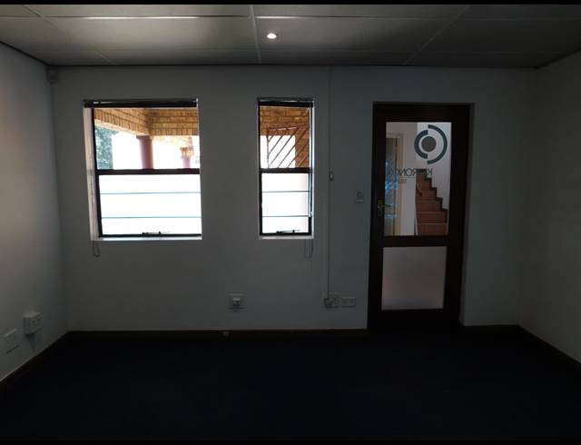 240M² OFFICE FOR SALE IN WELTEVREDEN PARK